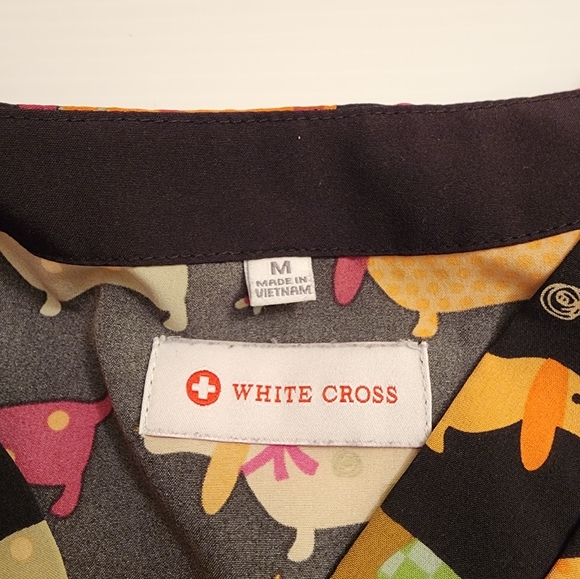 White Cross Women's Med Dachshund Wiener Dog Scrub Top - Picture 2 of 5